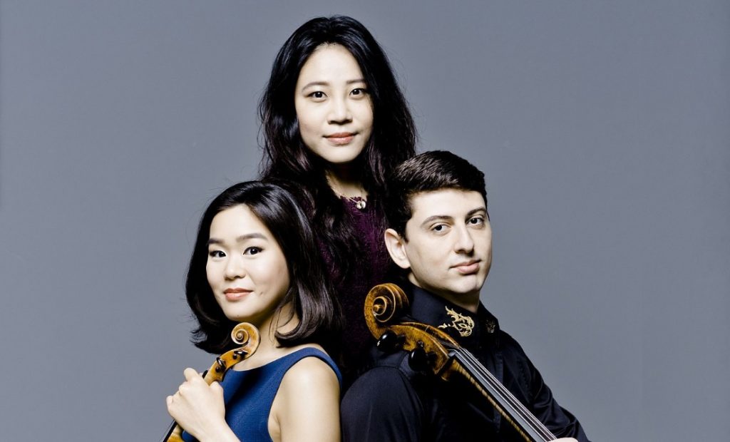 YOUNG GENERATION WORLD LEADING TALENTS Mendelssohn / Shostakovich / Babajanian